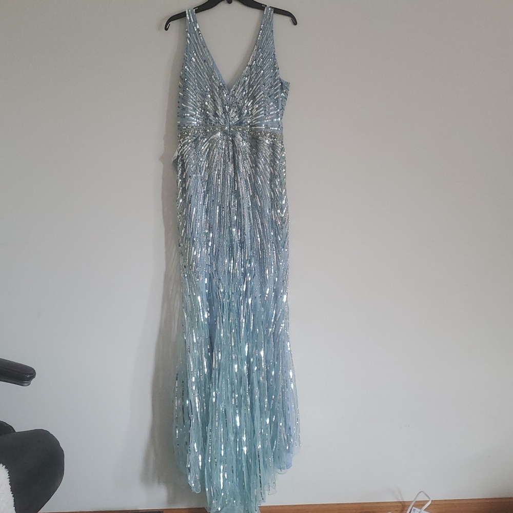 NWOT MACDUGGAL V-NECK SEQUIN POWDER BLUE GOWN SIZE;12 - Picture 5 of 9